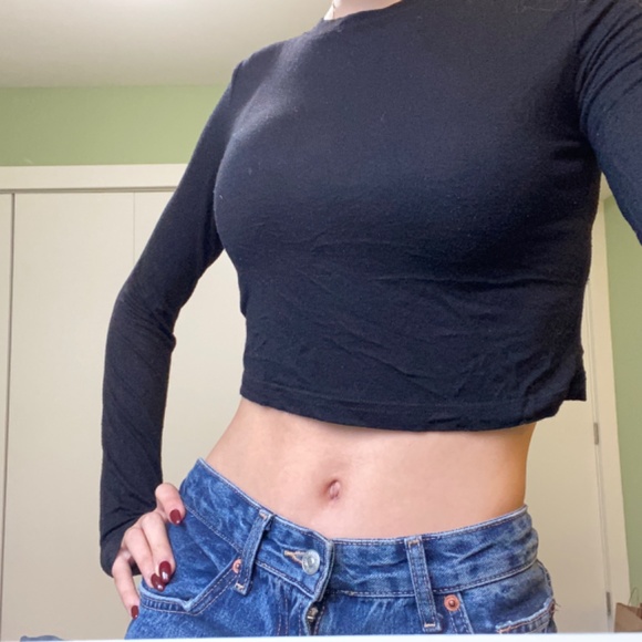 black tank top - Picture 4 of 9